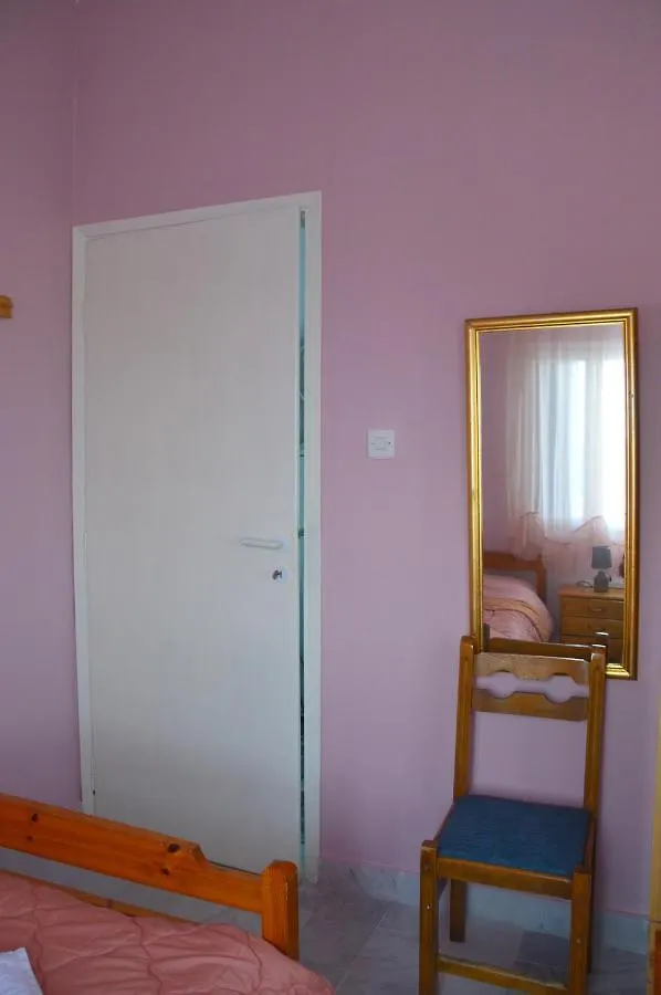 Antony Apartments Nea Plagia 0*,