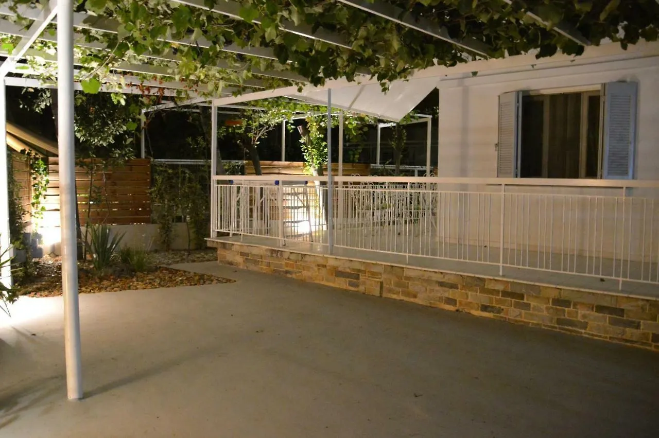 Antony Apartments Nea Plagia