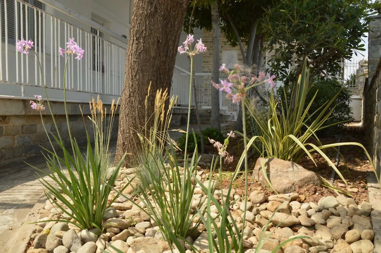 Antony Apartments Nea Plagia